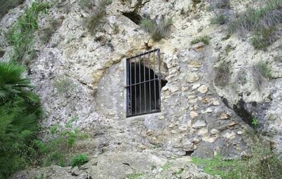 Cueva de las Aranas