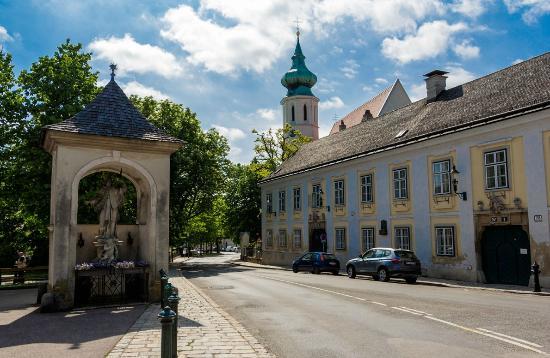 Grinzing Parish Church