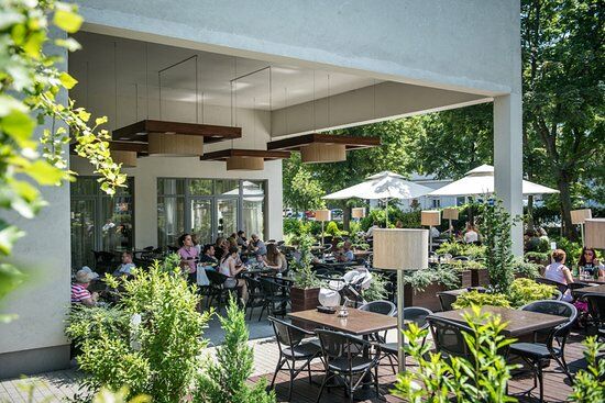 VakVarju Restaurant Ujlipot
