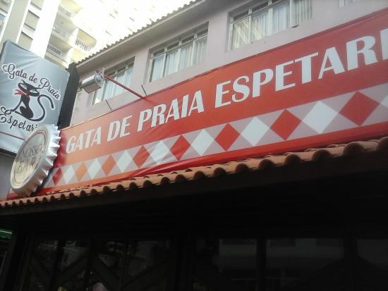 Gata de Praia Espetaria
