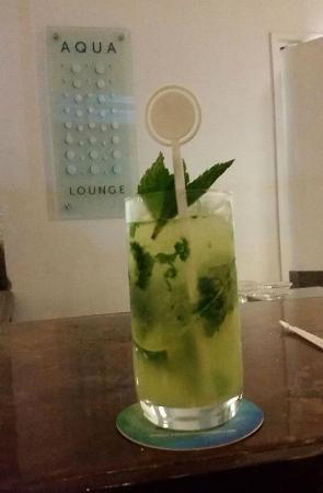 Aqua Lounge