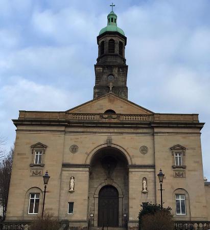Mercat Cross