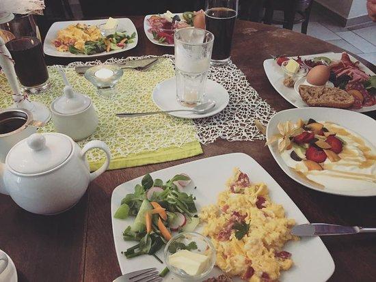 Cafe Schoen & Gut