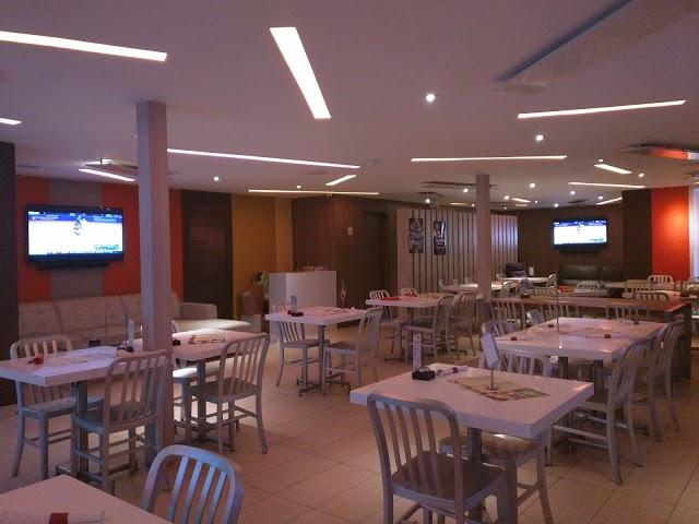 Hotties Bar and Restaurant