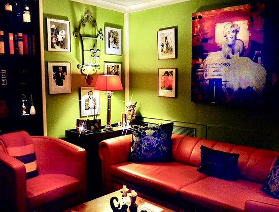 Bar Studio 1