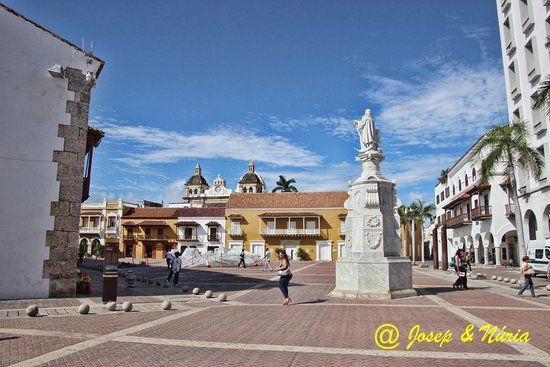 Custom's Square