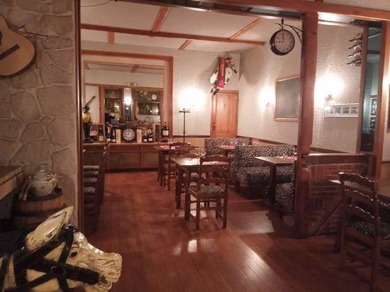 Bar 142