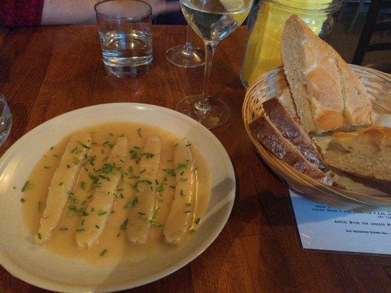 Vinothek And Weinbar Truksitz
