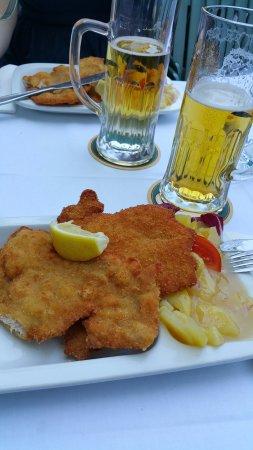 Zum alten Nussbaum