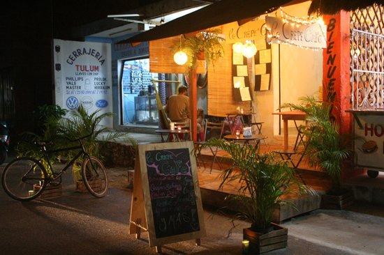Le Crepe Cafe Restaurant