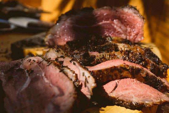 Breakwall BBQ & Smokehouse