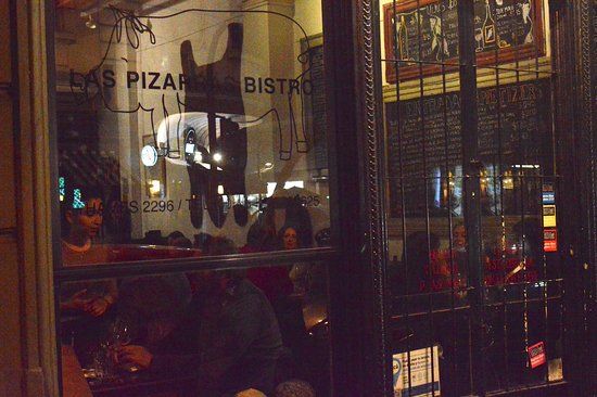 Las Pizarras bistro