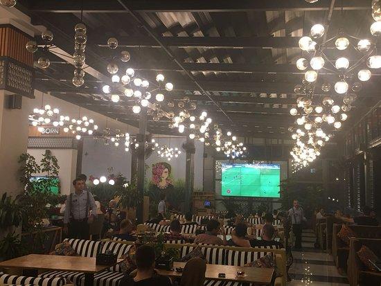 Born Cafe Gusto