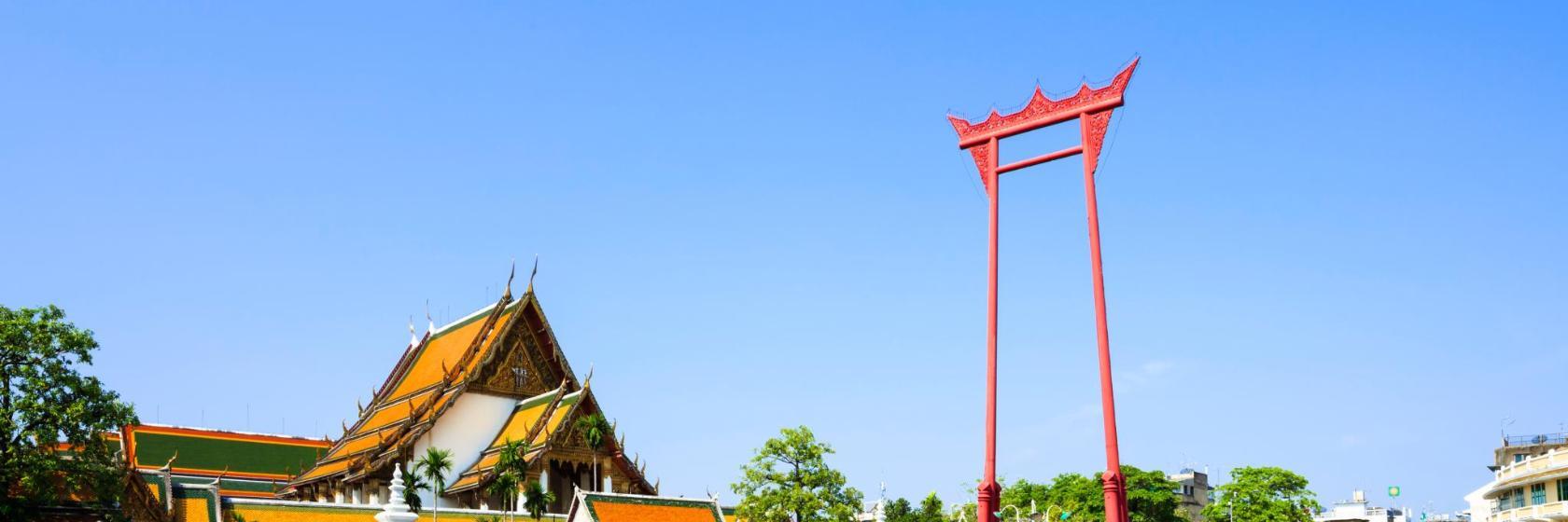 Templo Wat Suthat y el Columpio Gigante