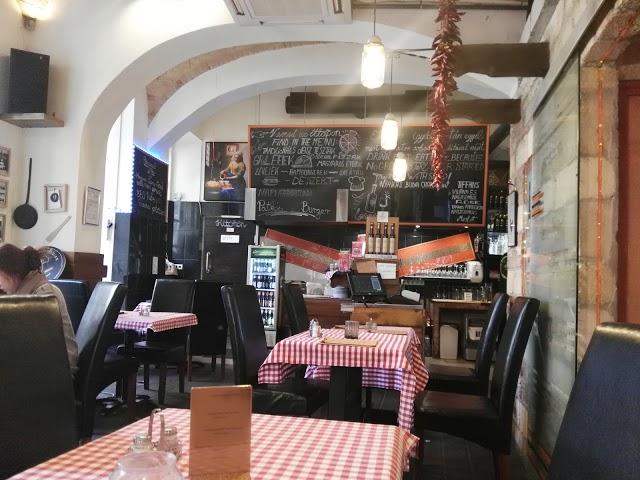 Champs Sport Pub