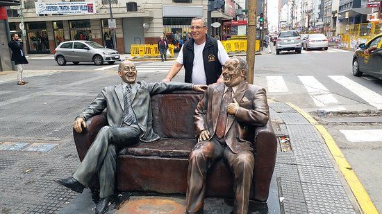 Estatua de Olmedo y Portales