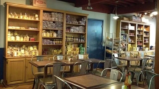 La Casita Pupuseria & Market