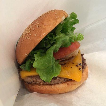 FRESHNESS BURGER Tomigaya