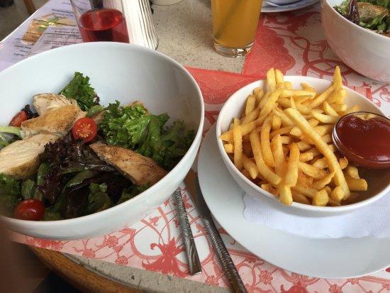 Cafe-Bistro Menagerie