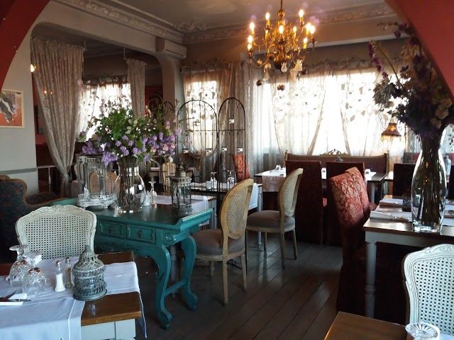 5. Kat Restaurant