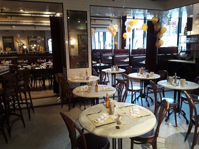 Gaslight Brasserie du Coin