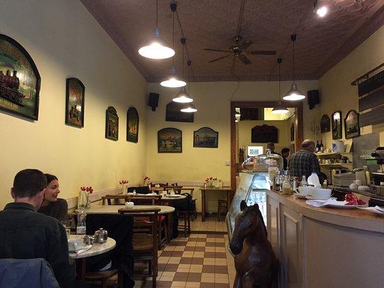 Polly's