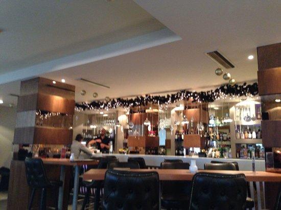 Showroom Cafe Bar Restaurant