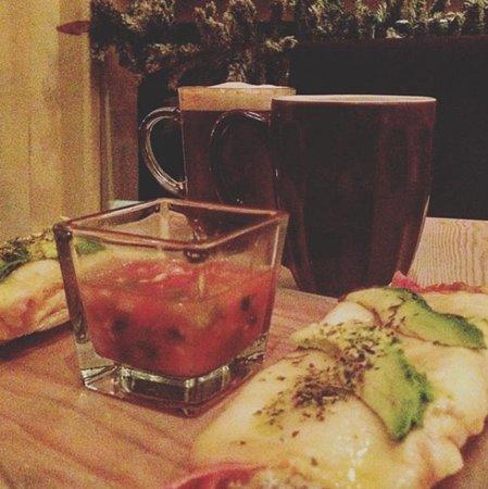 Moronas Cafe