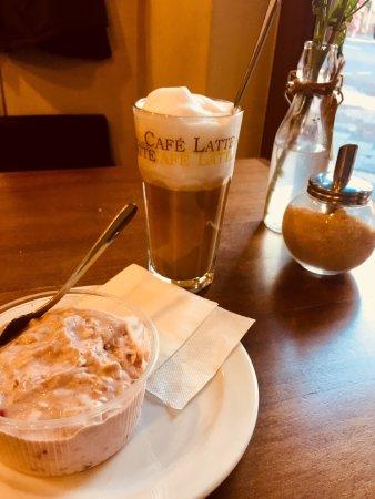Peaberries Café