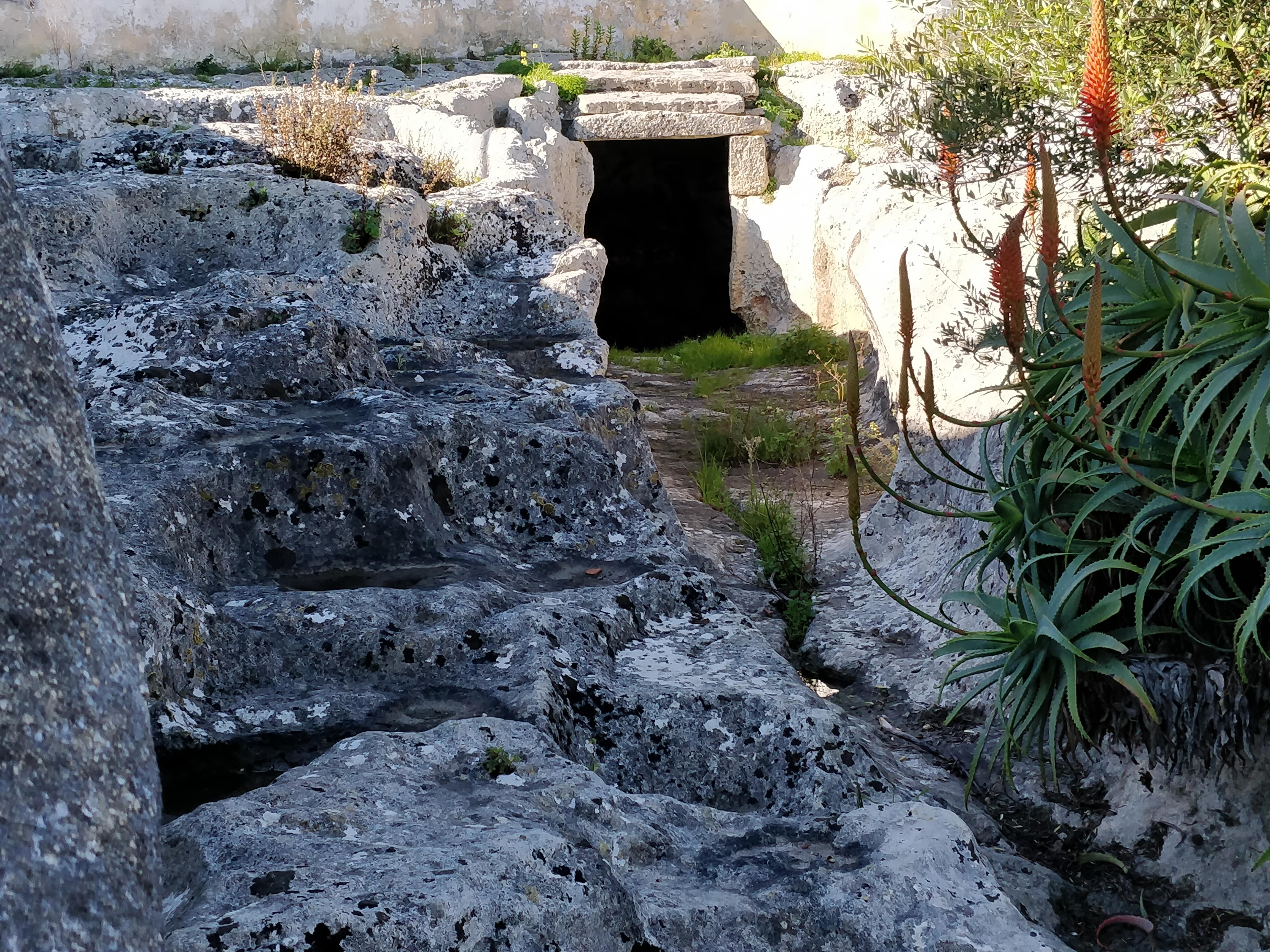 Grutas artificiais de Alapraia