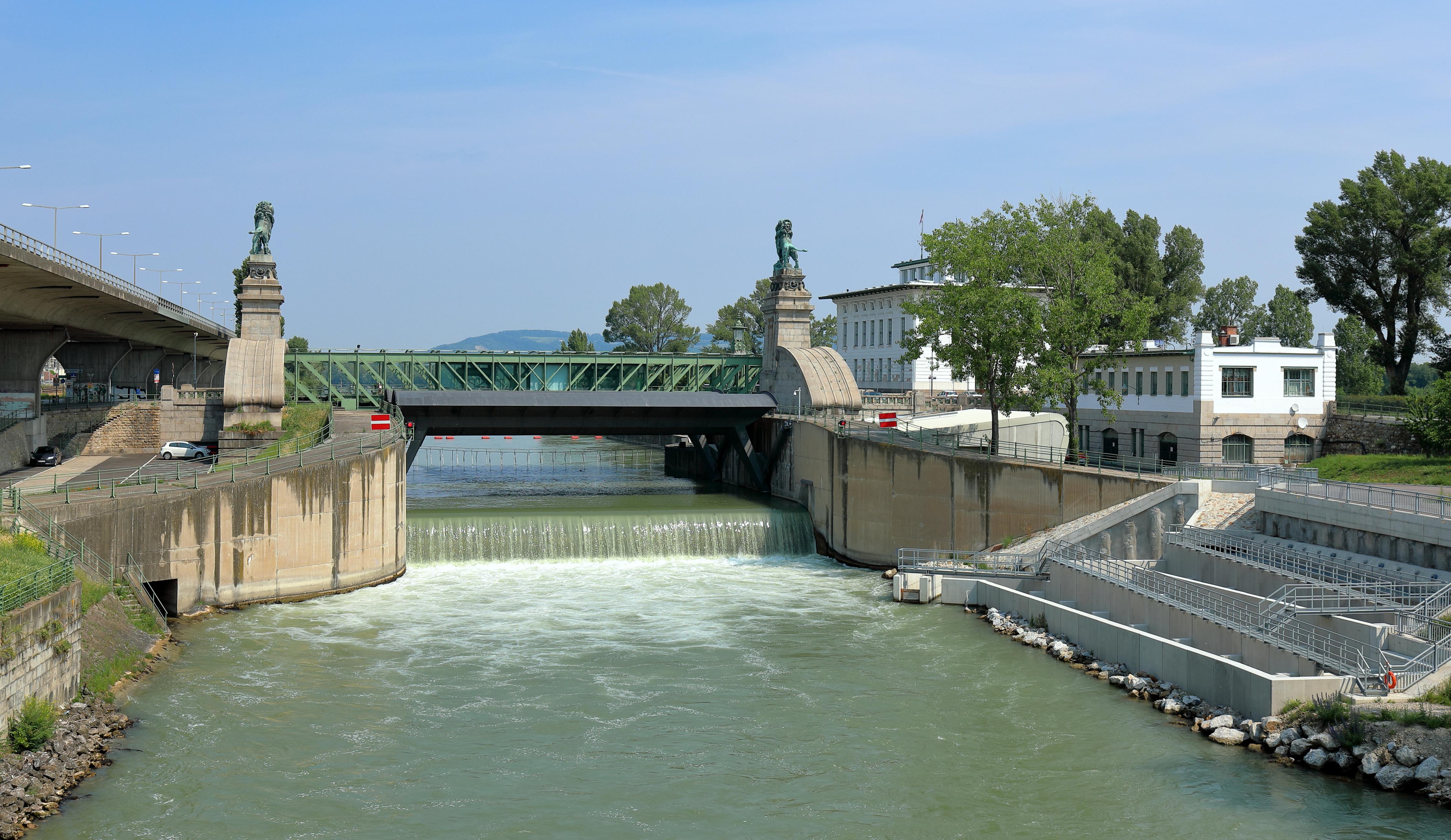 Nussdorf weir and lock