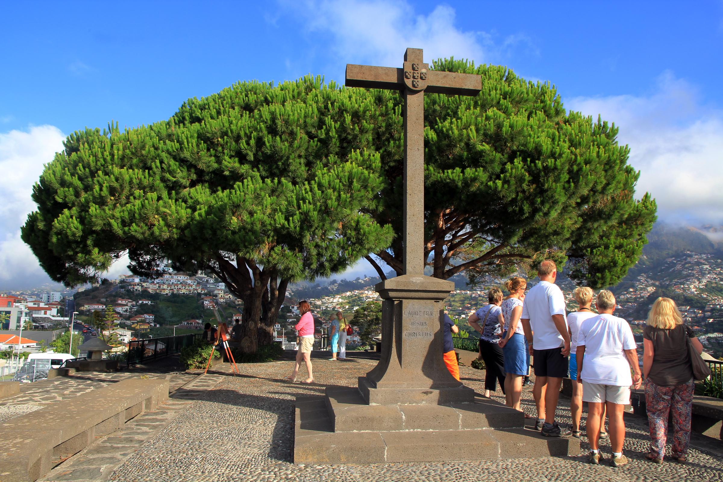 Pico dos Barcelos