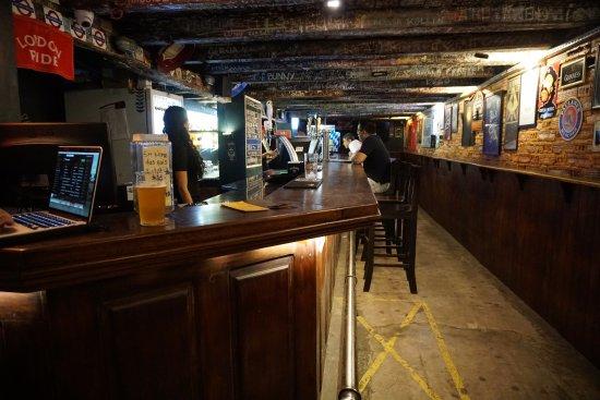 Black Dog English Pub
