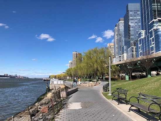De Witt Clinton Park