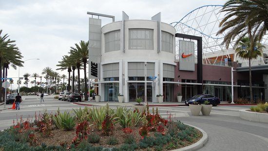 The Pike Outlets