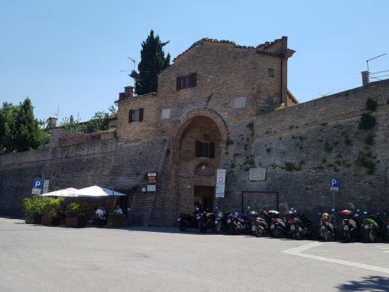 Porta Santa Lucia