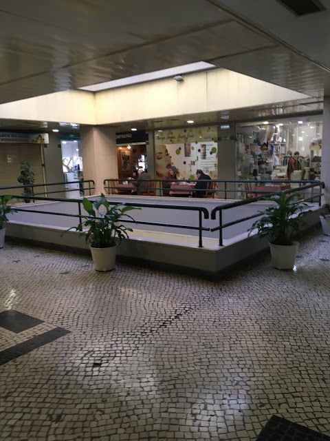 Mouras Shopping Center
