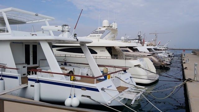 Puerto Marina Burriananova