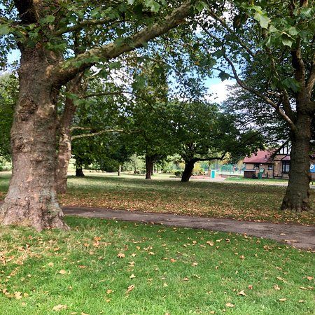 Pitshanger Park