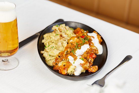 Ypsilon Cafe Restaurant