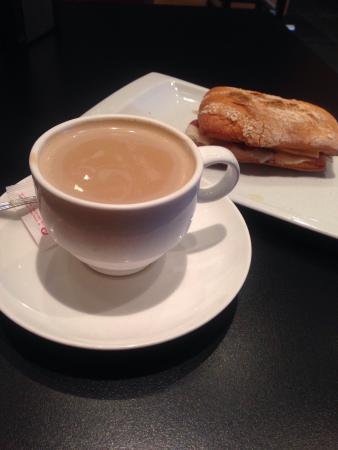 Almagro cafe & bar