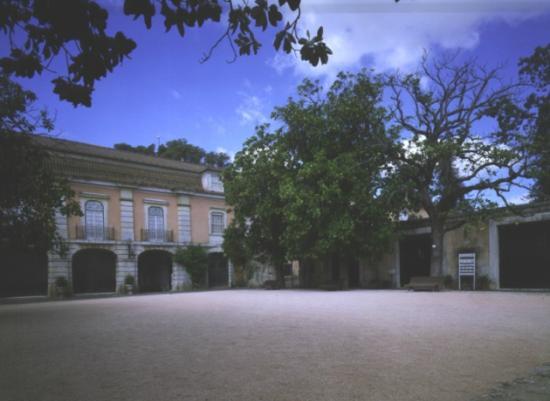 Museu Nacional do Traje e da Moda
