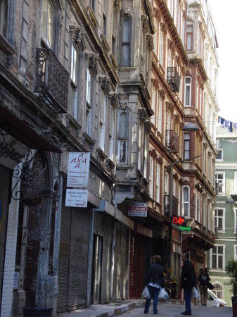 Galipdede Caddesi