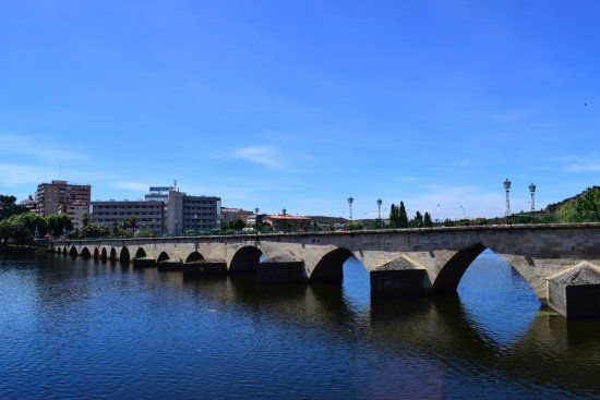 Ponte sobre o rio Tua