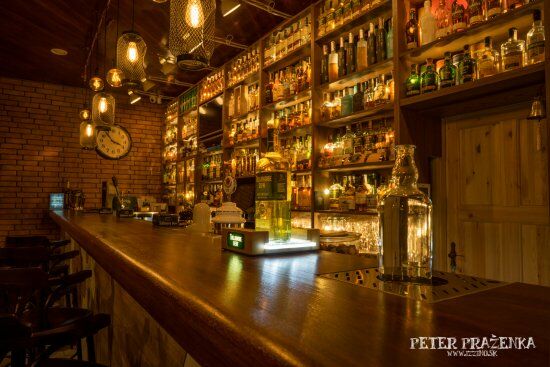 The Izzi Pub