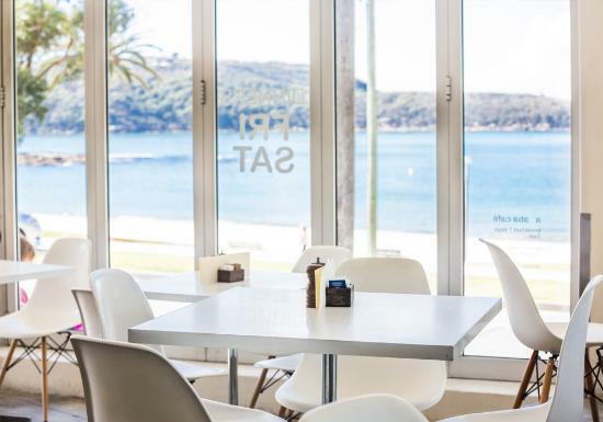 Beach House Balmoral & Café